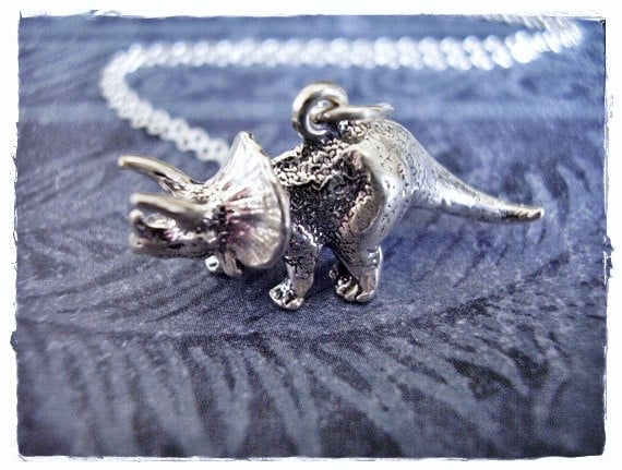 Silber Triceratops Halskette - 925 Sterling 3D Anhänger An Einer Zarten Kabelkette Oder von EvelynMaeCreations