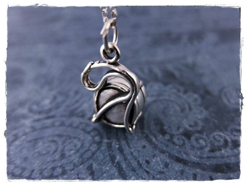 Silber Trommel Halskette - Sterling Anhänger An Einer Zarten Kabelkette Oder von EvelynMaeCreations