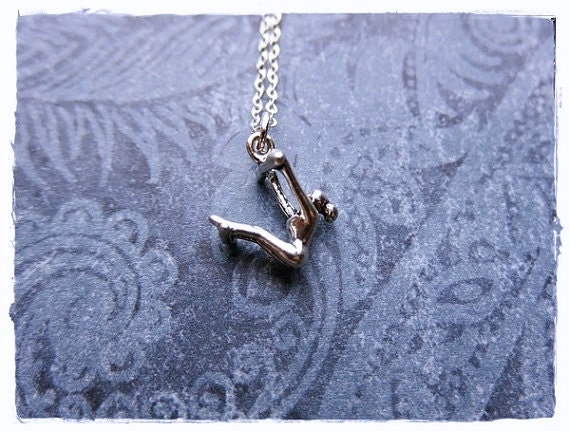 Silber Turner Halskette - Sterling Anhänger An Einer Zarten Kabelkette Oder von EvelynMaeCreations