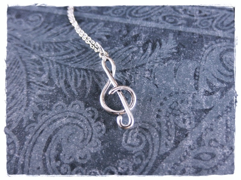 Silberdraht Violinschlüssel Halskette - Sterling Silber Anhänger An Einer Feinen Kabel Kette Oder von EvelynMaeCreations