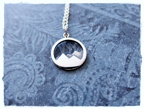 Silberkette Gebirgskette - 925 Sterling Silber Layered Anhänger An Einer Zarten Kabelkette Oder von EvelynMaeCreations