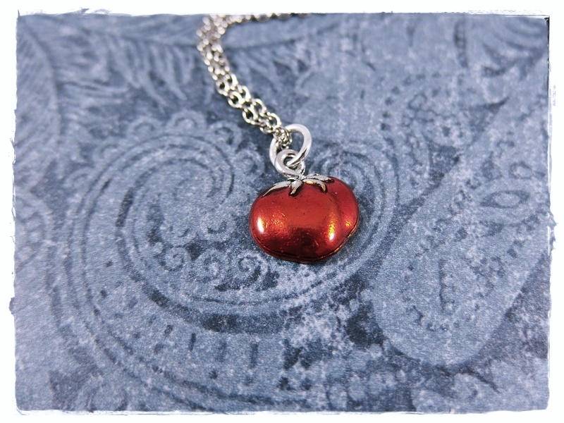 Tomate Halskette - Rot Emaillierter Antiker Zinn Anhänger An Einer Zarten Edelstahl Kabelkette Oder von EvelynMaeCreations