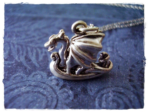 Wikinger Schiff Halskette - Sterling Silber Anhänger An Einer Zarten Kabelkette Oder von EvelynMaeCreations