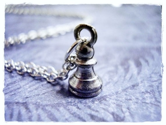 Winzige Bauernhalskette - Antiker Zinn Bauernanhänger An Einer Zarten Edelstahl-Kabelkette Oder Nur Anhänger von EvelynMaeCreations