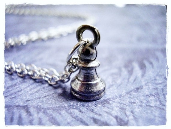 Winzige Bauernhalskette - Antiker Zinn Bauernanhänger An Einer Zarten Edelstahl-Kabelkette Oder Nur Anhänger von EvelynMaeCreations
