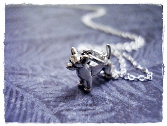 Winzige Chihuahua Halskette - Sterling Silber Anhänger An Einer Zarten Kabelkette Oder von EvelynMaeCreations