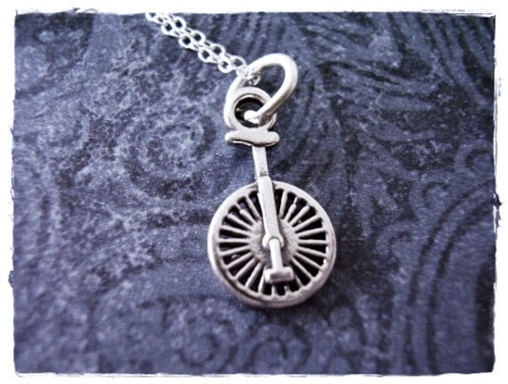 Winzige Einrad Halskette - Sterling Silber Anhänger An Einer Zarten Kabelkette Oder von EvelynMaeCreations