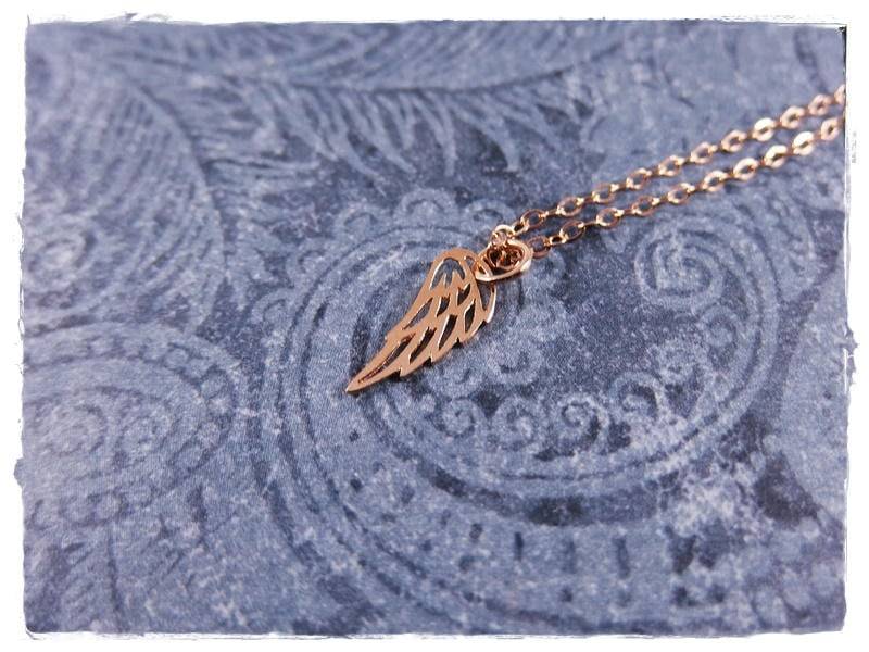 Winzige Rosegold Engelsflügel Halskette - 18Kt Platte Anhänger An Einer Zarten 14Kt Filled Kabelkette Oder von EvelynMaeCreations