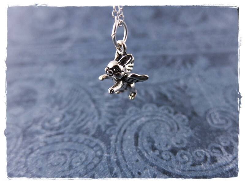 Winzige Silber Häschen Engel Halskette - Sterling Anhänger An Einer Zarten Kabelkette Oder von EvelynMaeCreations