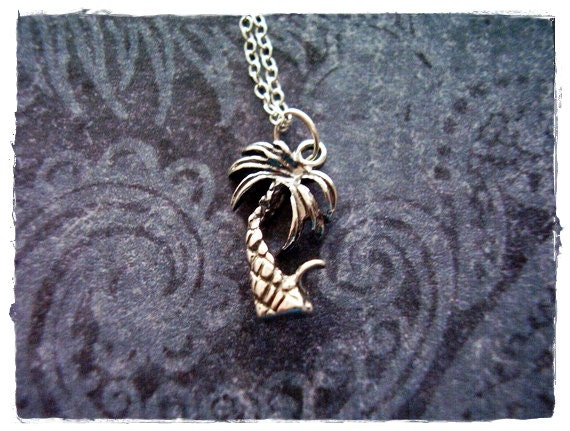 Winzige Silber Palme Halskette - Sterling Charm An Einer Zarten Kabelkette Oder Anhänger von EvelynMaeCreations