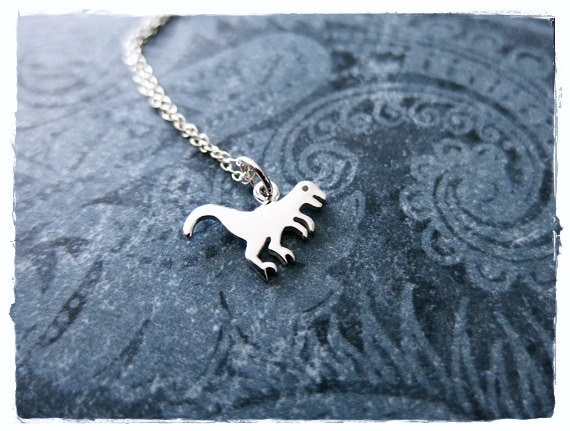 Winzige T-Rex Halskette - Sterling Silber Anhänger An Einer Zarten Kabelkette Oder von EvelynMaeCreations