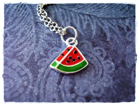 Winzige Wassermelonenscheibe Halskette - Rot Emaillierter Silber Anhänger An Einer Edelstahl Kabelkette Oder Winzige Wassermelonenscheibe Halskette - Rot Emaillierter Silber Anhänger An Einer Edelstahl Kabelkette Oder von EvelynMaeCreations