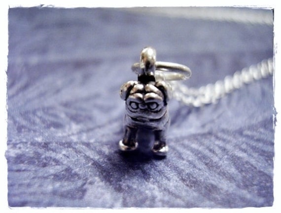 Winziger Mops Halskette - Sterling Silber Anhänger An Einer Zarten Kabelkette Oder von EvelynMaeCreations