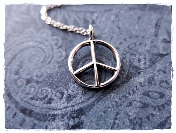 sterling Silber Peace Zeichen Halskette - Anhänger An Einer Zarten Kabelkette Oder von EvelynMaeCreations