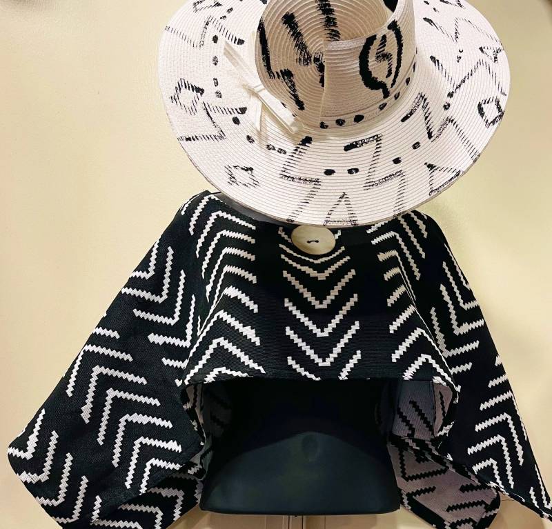Weiß Große Krempe, Schwarz Shrug Weiß Große Krempe, Schwarz Shrug von Evelyncreationinc