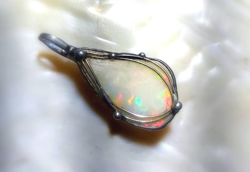 Edel-Opal-Anhänger - Äthiopien -Beidseitig Roh-stein Unikat von EvelyneGOLDSTEIN