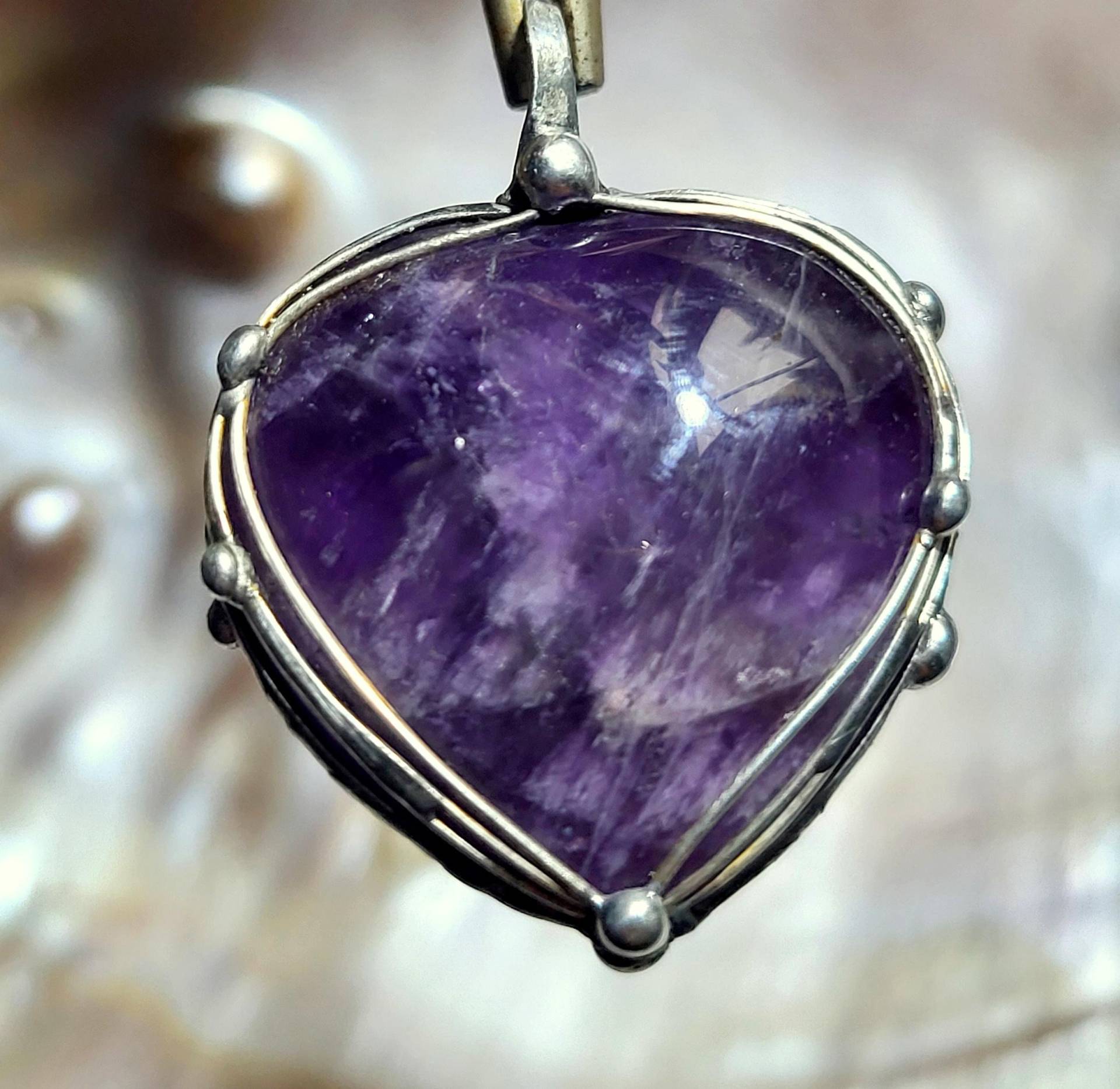 Edler Amethyst-Herz-Anhänger - Beidseitig Cabochon Tolle Farbe Unikat Edler Amethyst-Herz-Anhänger - Beidseitig Cabochon Tolle Farbe Unikat von EvelyneGOLDSTEIN