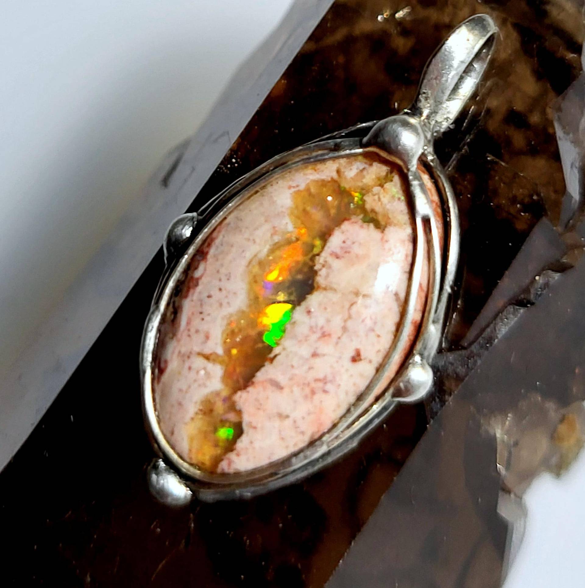 Opal Anhänger, Unikat Mexiko - Tolle Reflexionen Für Männer Und Frauen von EvelyneGOLDSTEIN