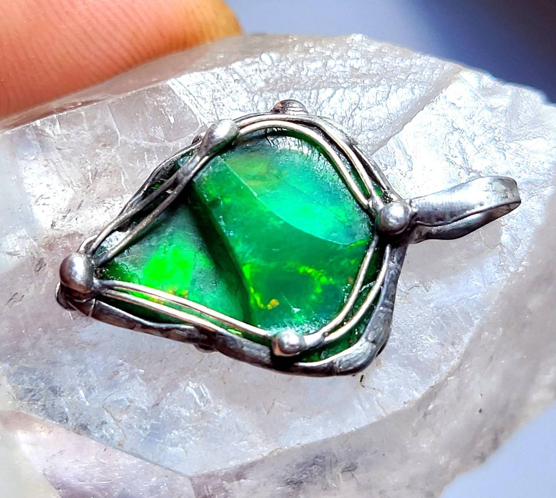 Opal-Anhänger - Edel-Kristall-Opal, Äthiopien Beidseitig Roh-stein Unikat Für Männer Und Frauen von EvelyneGOLDSTEIN