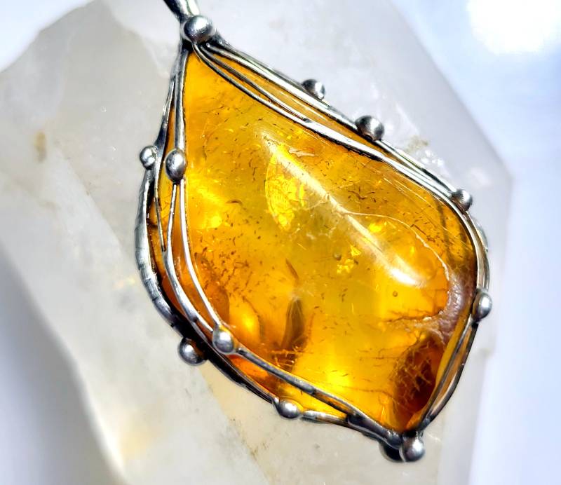 Prächtiger - Riesiger Bernstein-Anhänger Tolle Farbe Unikat Für Männer Und Frauen von EvelyneGOLDSTEIN