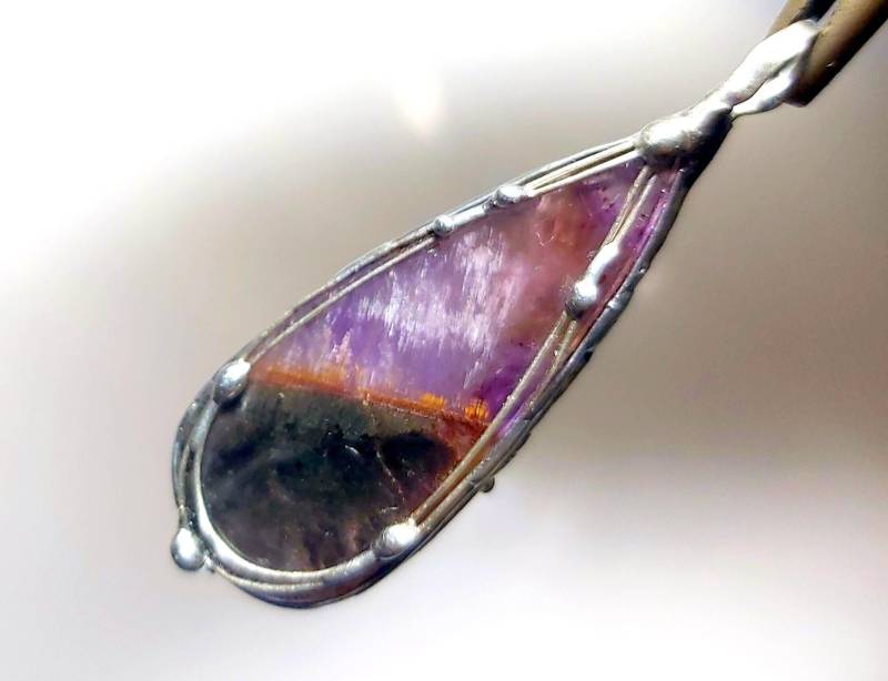 Rarität Super Seven - Anhänger Beidseitig Riesige Kristall-Scheibe Tropfen-Form Melody Unikat Für Männer Und Frauen von EvelyneGOLDSTEIN