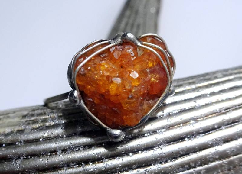 Spessartin-Granat - Ring Toll Schimmernd Herz-Ähnliche Form Unikat von EvelyneGOLDSTEIN