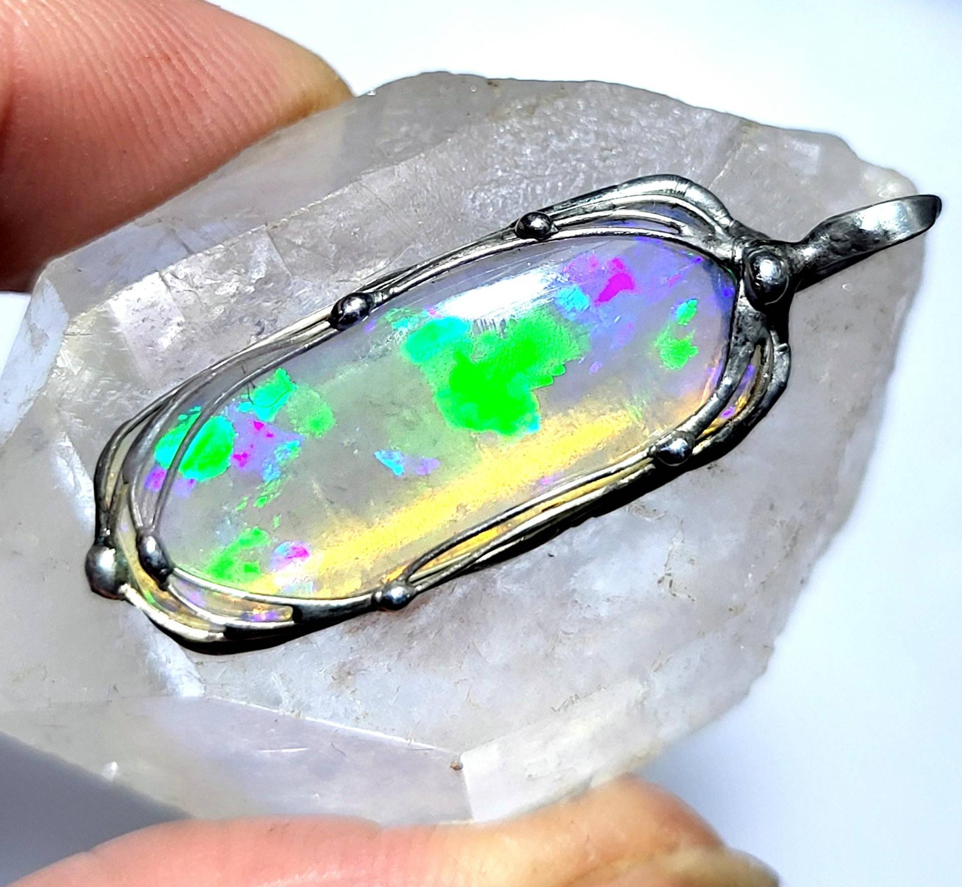 Traumhafter Kristall-Opal- Äthiopien - Top Stein Tolles Leuchtfeuer Von Beiden Seiten Unikat Für Männer Und Frauen von EvelyneGOLDSTEIN