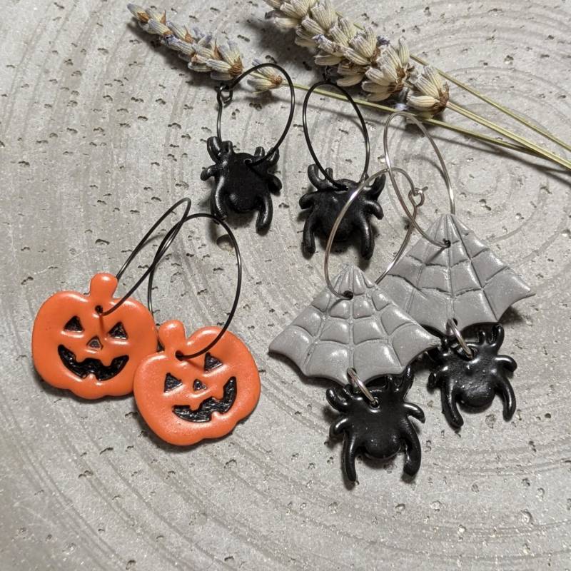 Halloween, Spinne Mit Netz, Kürbis, Polymer Clay, Edelstahl, Schmuck, Antiallergen von EvelynsStaendchen