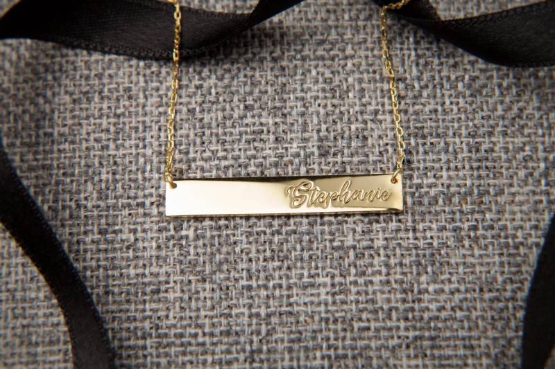 sterling Silber Personalisierte Bar Name Halskette Script Font sterling Silber Personalisierte Bar Name Halskette Script Font von EvenAndEven