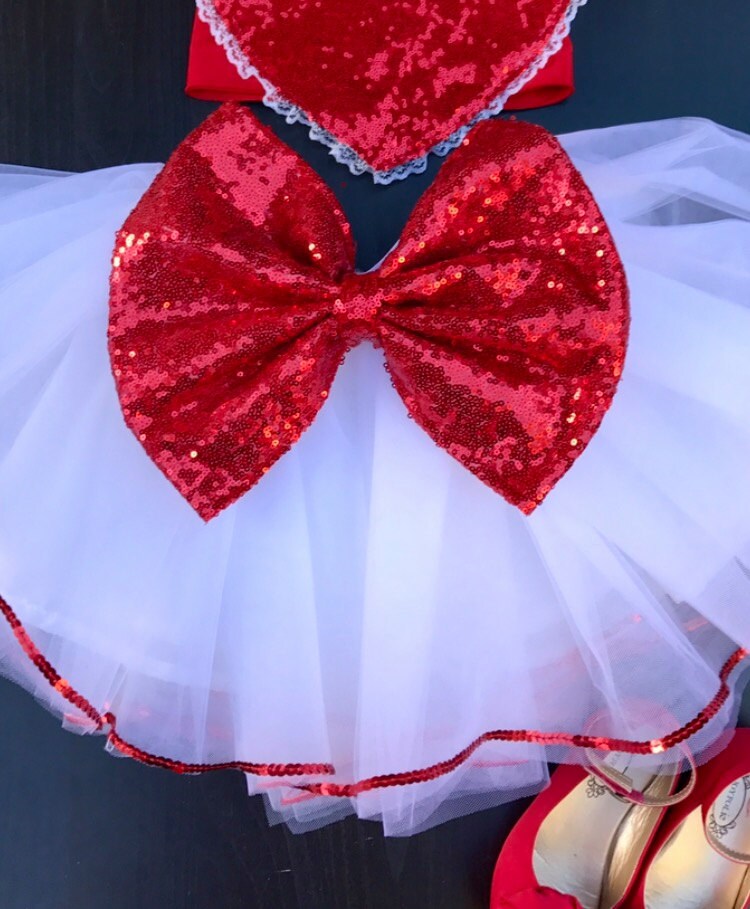 Mädchen Zum Valentinstag Weißen Tutu Und Roten Pailletten Bogen Genäht Rock von EverAfterFairytales