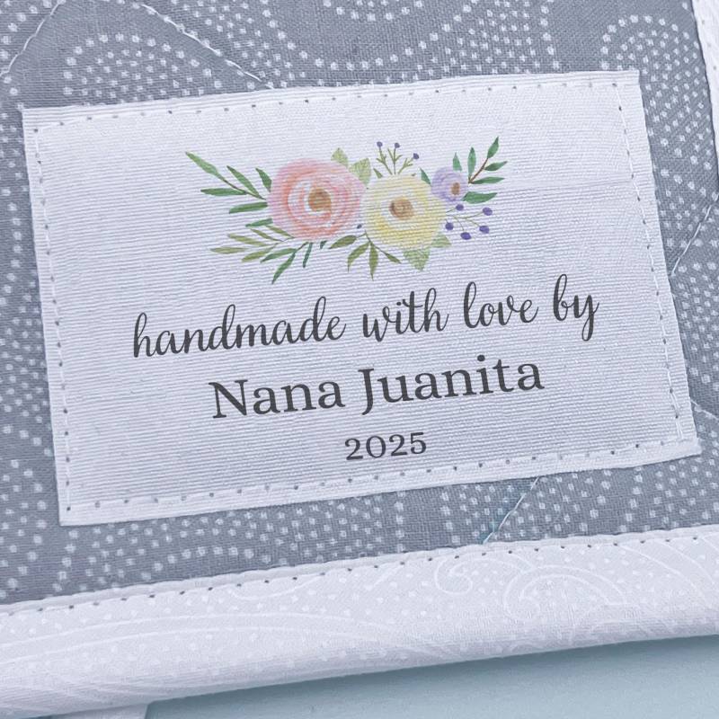 Set Mit 12 Anhänger, 5, 1 cm X 8, 5 Quilt Etiketten, Stoffetiketten Blumen, Gehäkelte Handgemachte Stoffanhänger, Häkeln Anhänger - Res05 Set Mit 12 Anhänger, 5, 1 cm X 8, 5 Quilt Etiketten, Stoffetiketten Blumen, Gehäkelte Handgemachte Stoffanhänger, Häkeln Anhänger - Res05 von EverEmblem