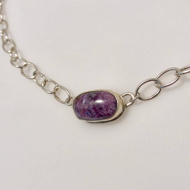 Schwere Sterling Silber Charoite Bar Halskette Mit Infinity Verschluss Schwere Sterling Silber Charoite Bar Halskette Mit Infinity Verschluss von EverMindful