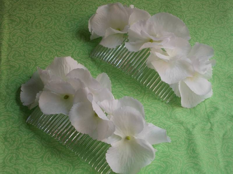 Weißer Hortensien Haarkamm Weißer Hortensien Haarkamm von EvergreenFloral