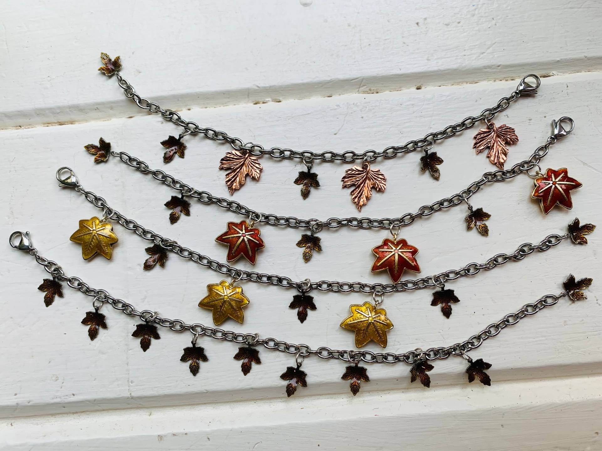 Herbst Blatt Charm Armbänder Herbst Blatt Charm Armbänder von EverydayJewelsInc