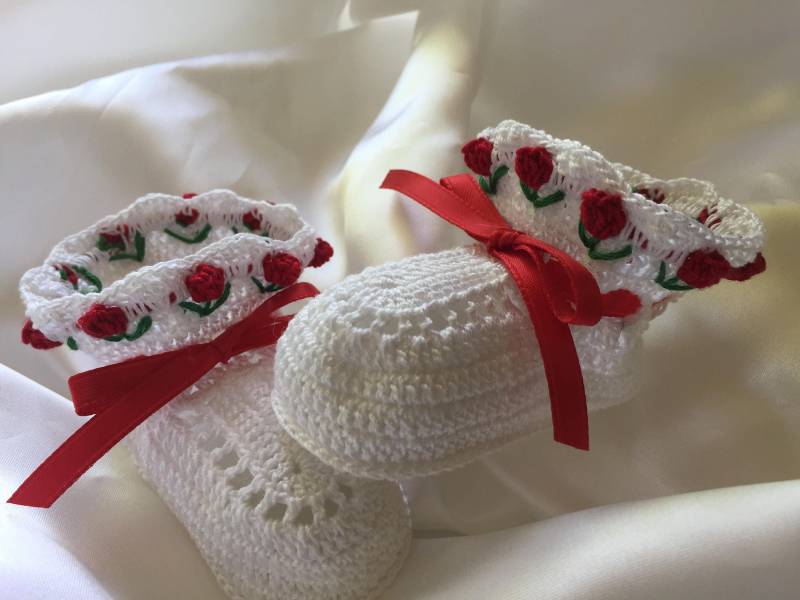 Gehäkelte Baby Booties, Mädchen Taufbooties, Erbstück Photo Prop Neugeborenen Booties von EverythingsSewMom