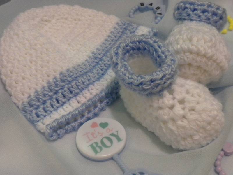 Gehäkelte Baby Mütze, Gehäkelte Booties, Beanie, Weiße Und Blaue Neugeborenen Tauf Booties von EverythingsSewMom