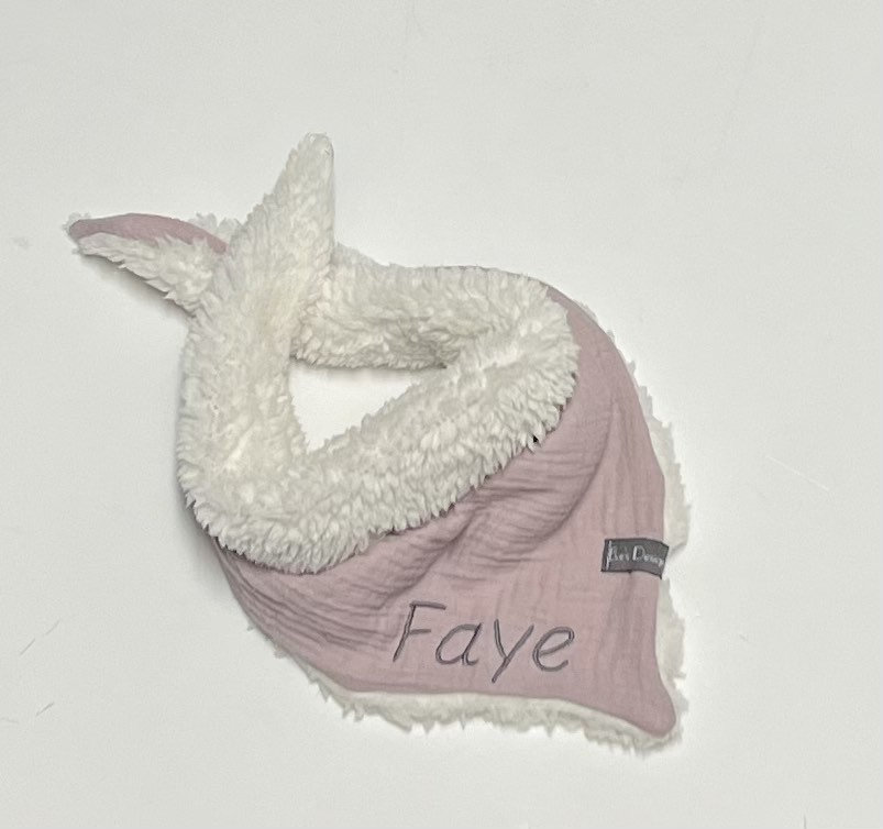 Musselintuch Mit Name, Halstuch, Babyhalstuch "Altrosa" Einheitsgröße, Rosa Mädchen, Teddyhalstuch von EvesDesign1