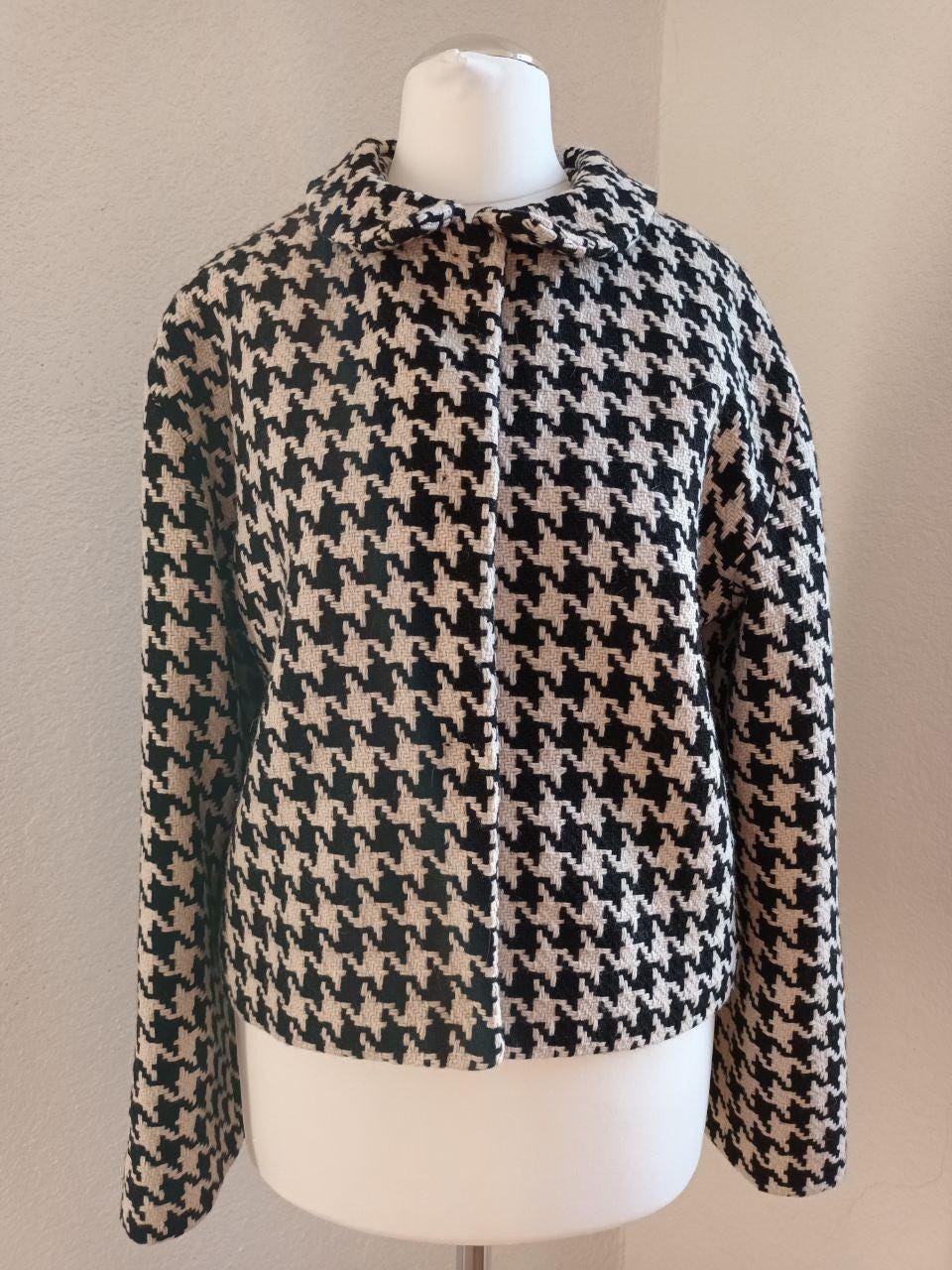Houndstooth Blazer Black Handmade. Retro Look. Wool Jacket Houndstooth Blazer Black Handmade. Retro Look. Wool Jacket von EvgeniiaWoitczyk