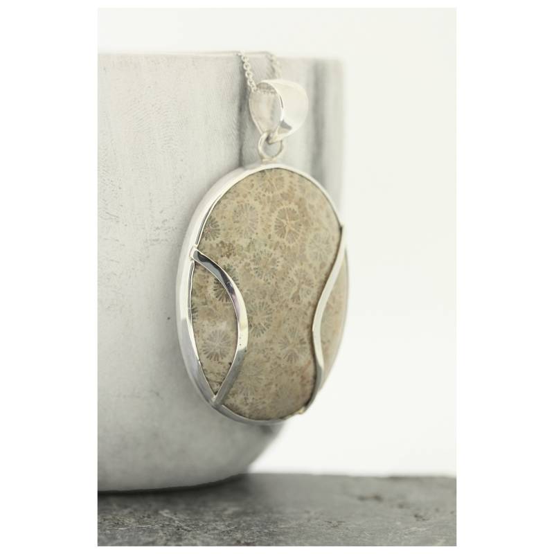 Fossile Korallen Anhänger Halskette Achat Stein, Silber Fassung von EvieWallaceDesigns