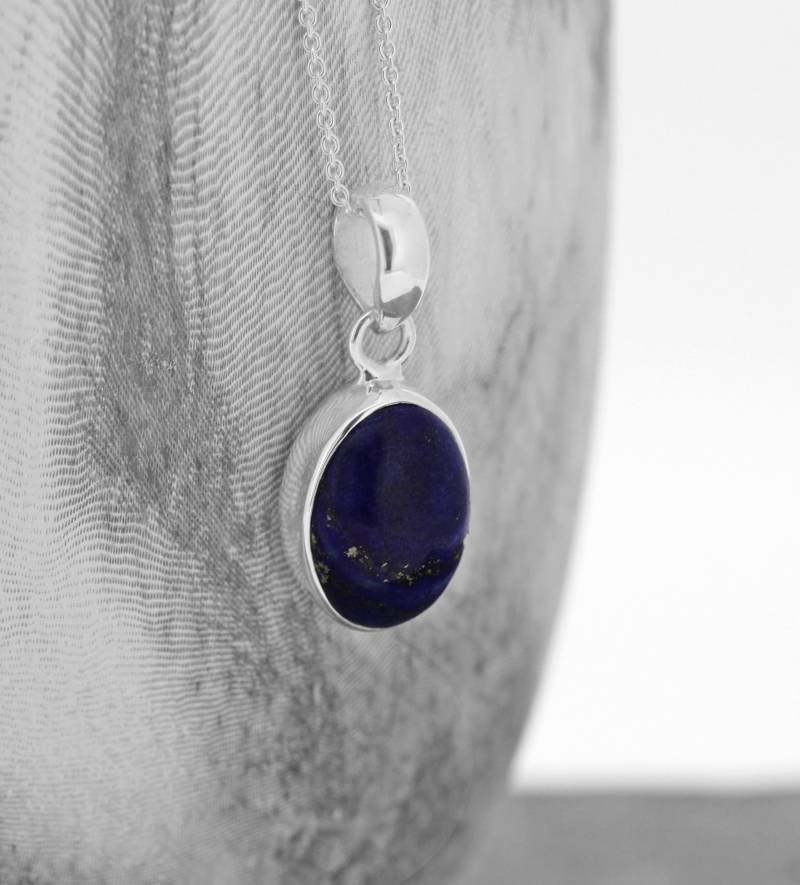 Oval Lapis Lazuli Anhänger Sterling Silber Halskette von EvieWallaceDesigns