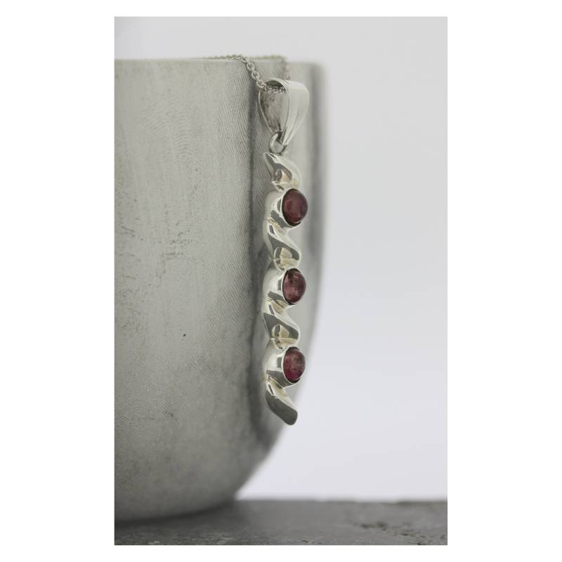 Rosa Turmalin Sterlingsilber Anhänger Halskette Twisted Design von EvieWallaceDesigns