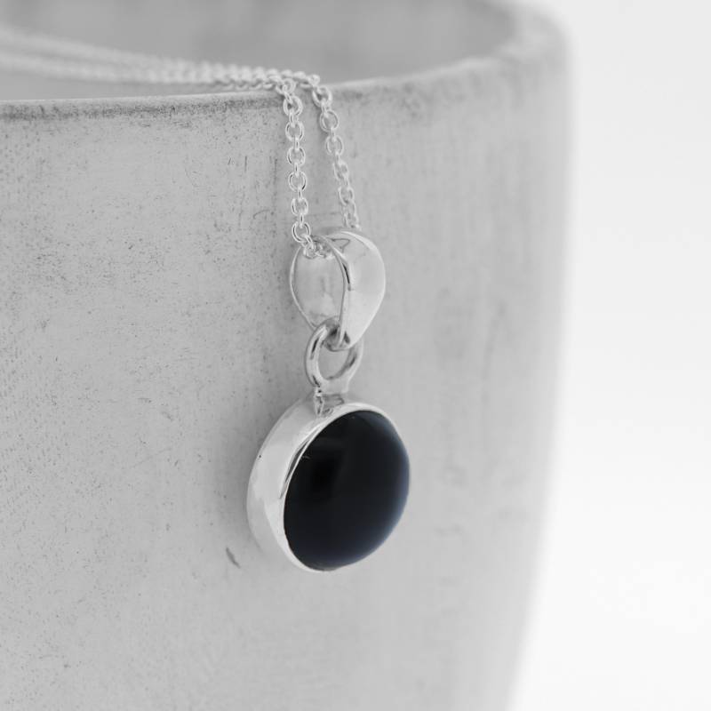Sterling Silber Onyx Anhänger Halskette Zierliche Runder Stein von EvieWallaceDesigns