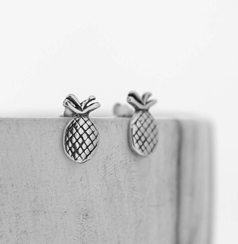 sterling Silber Ananas Ohrstecker Witzige Obst Ohrringe von EvieWallaceDesigns
