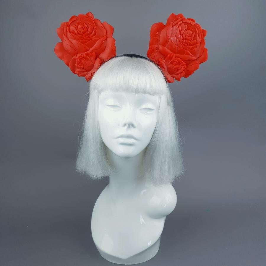 Riesen Rote Rosenohren Haarreif "Oreille" Riesen Rote Rosenohren Haarreif "Oreille" von EvilEyedMonster