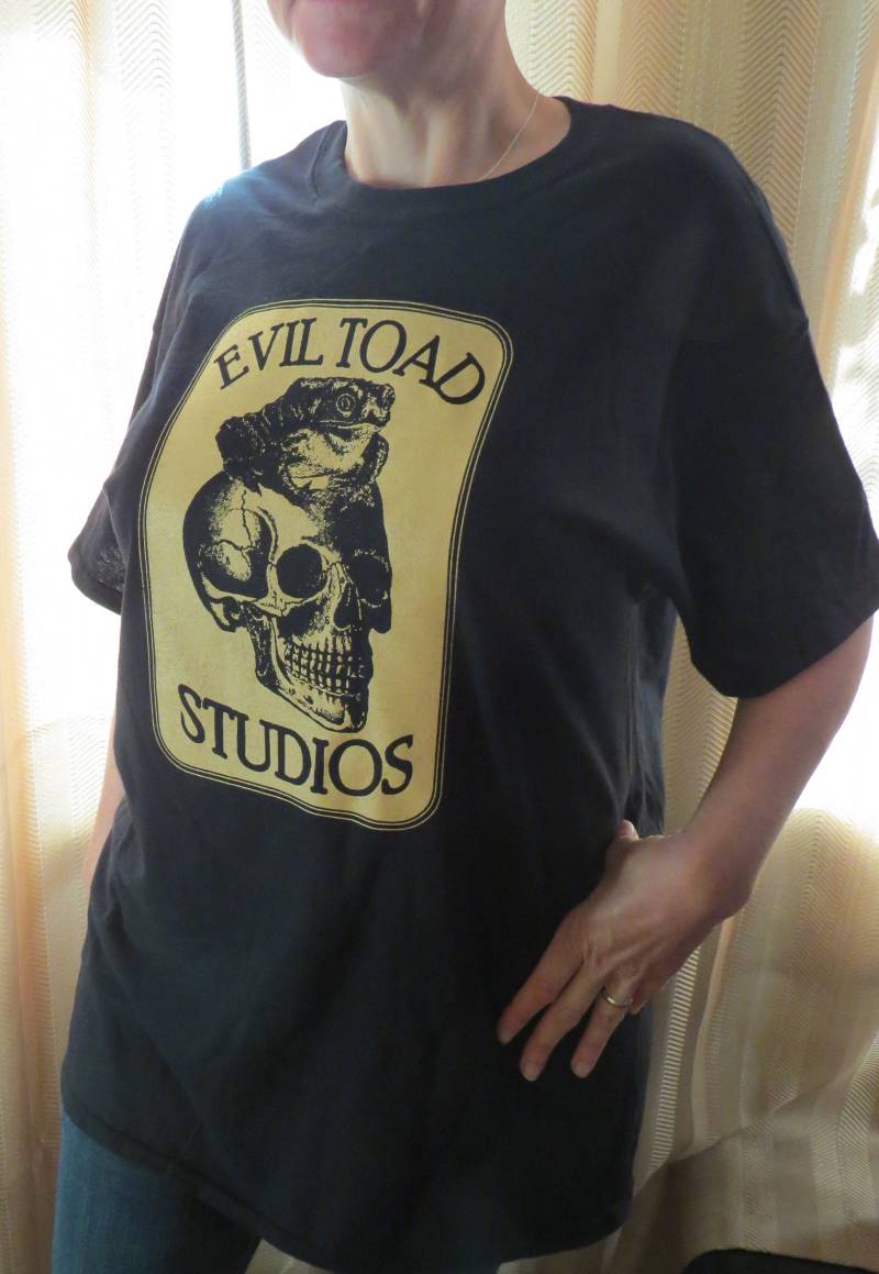 Eviltoad Studios Logo T Shirt 100% Baumwolle Gildan Heavy Cotton Eviltoad Studios Logo T Shirt 100% Baumwolle Gildan Heavy Cotton von EvilToadStudios