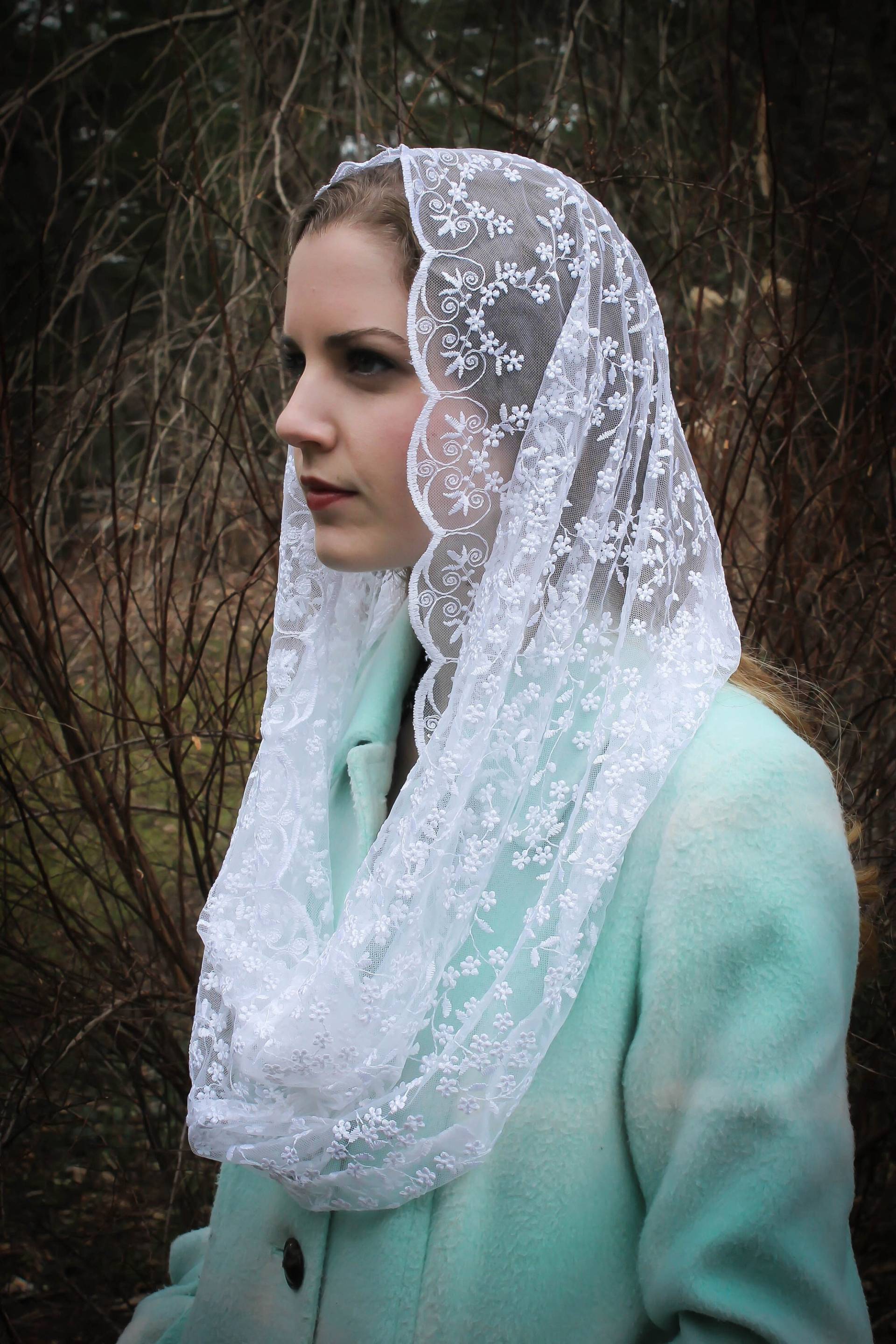 Evintage Veils ~ Königin Des Friedens Weißer Schleier Mantilla Infinity Evintage Veils ~ Königin Des Friedens Weißer Schleier Mantilla Infinity von EvintageVeils