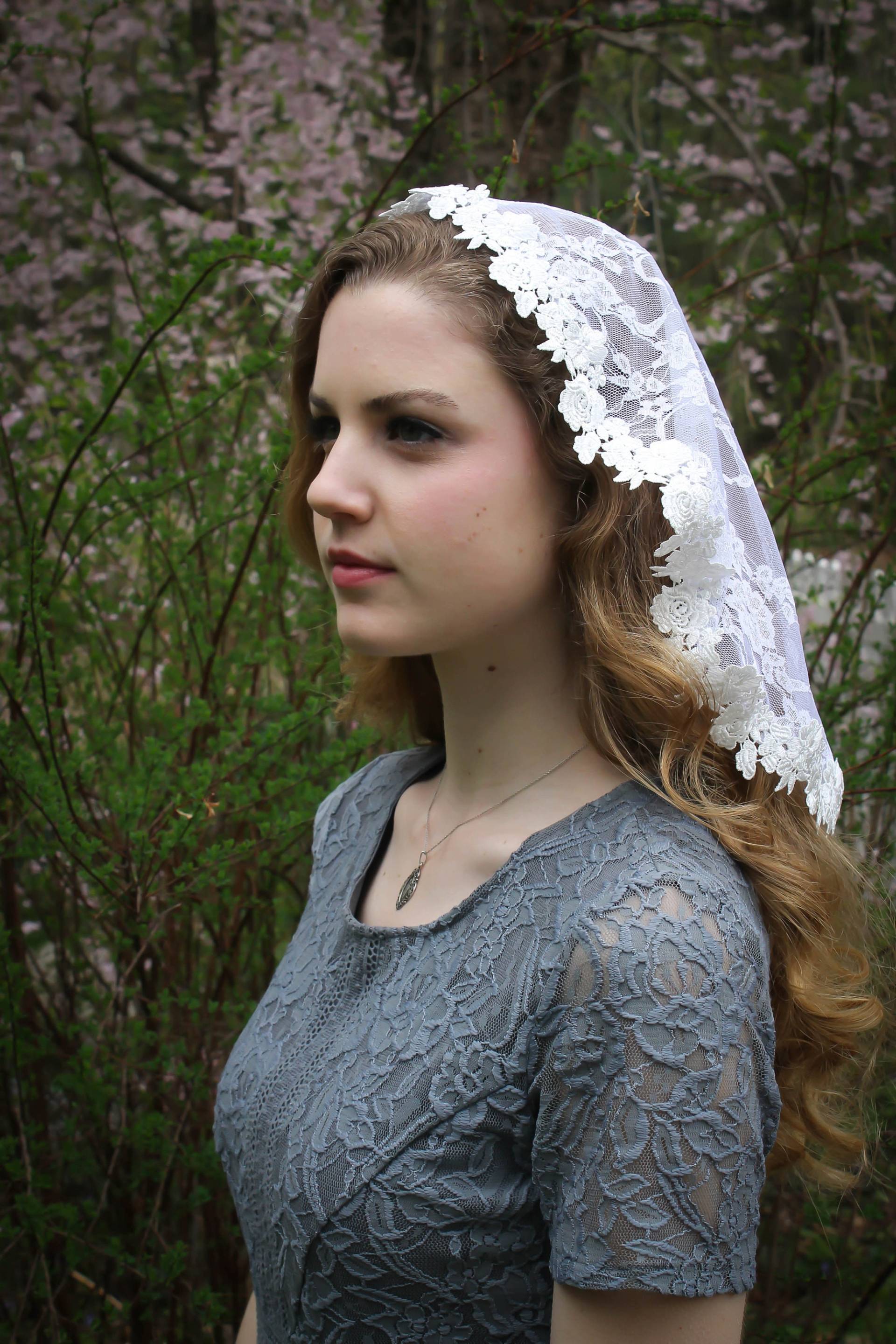 Evintage Veils ~ Prinzessin Style Blumenkranz Spitzenbesatz Traditionell Katholisch Wählen Sie Farbe Evintage Veils ~ Prinzessin Style Blumenkranz Spitzenbesatz Traditionell Katholisch Wählen Sie Farbe von EvintageVeils
