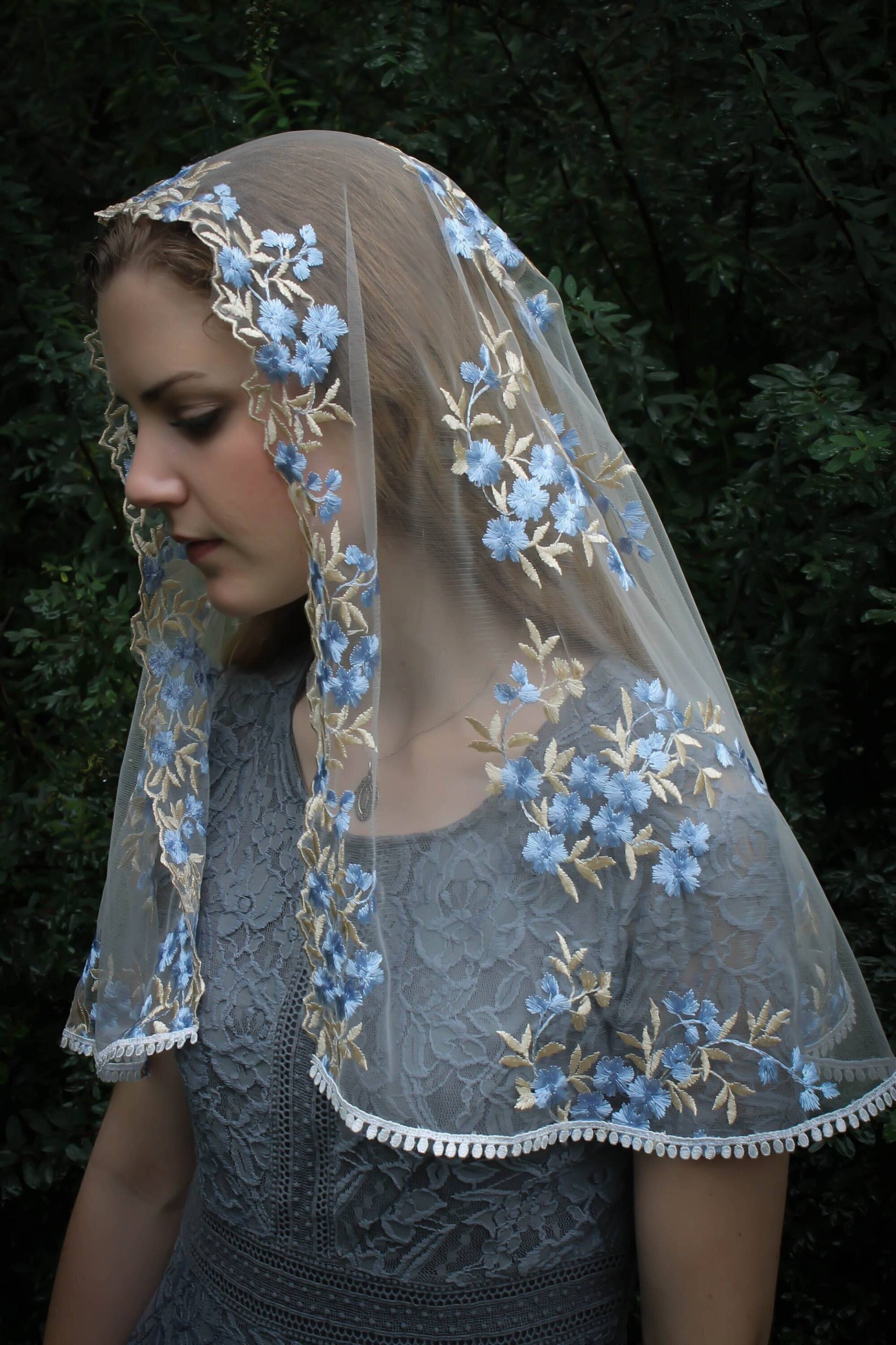 Evintage Veils ~ Sofort Lieferbar Unsere Dame Vom Rosenkranz "Joyful Mysteries" Marian Blau Und Gold Vintage Inspirierte Spitze Kapelle Schleier Evintage Veils ~ Sofort Lieferbar Unsere Dame Vom Rosenkranz "Joyful Mysteries" Marian Blau Und Gold Vintage Inspirierte Spitze Kapelle Schleier von EvintageVeils