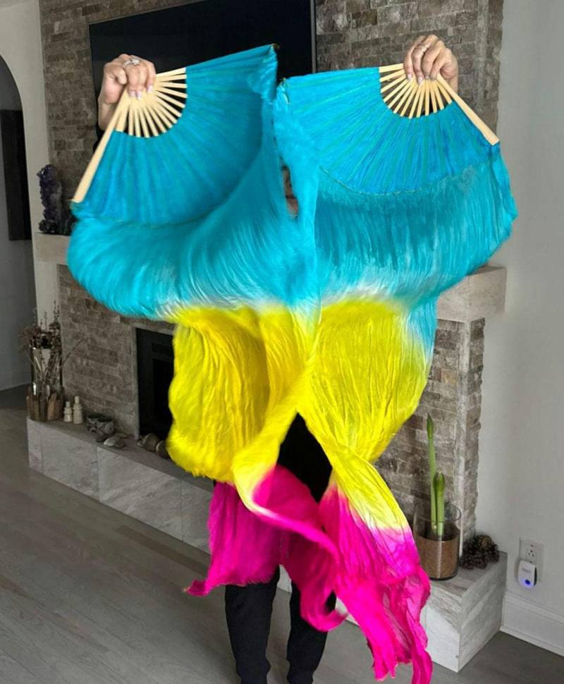 Ein Paar Bauchtanz-Kostüm Aus Seide, Fächer, Schleier | Mit Etui von EvlinSilksUSA