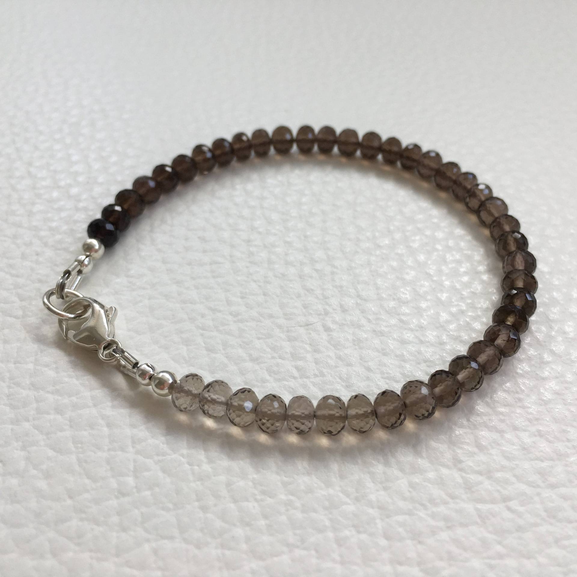 Rauchquarz Armband, Ombre Schmuck, Edelsteinschmuck, Stacking-Armband, Geschenk Für Sie Rauchquarz Armband, Ombre Schmuck, Edelsteinschmuck, Stacking-Armband, Geschenk Für Sie von Evviejewelry